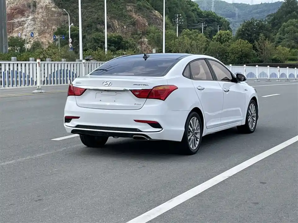 Hyundai Name picture