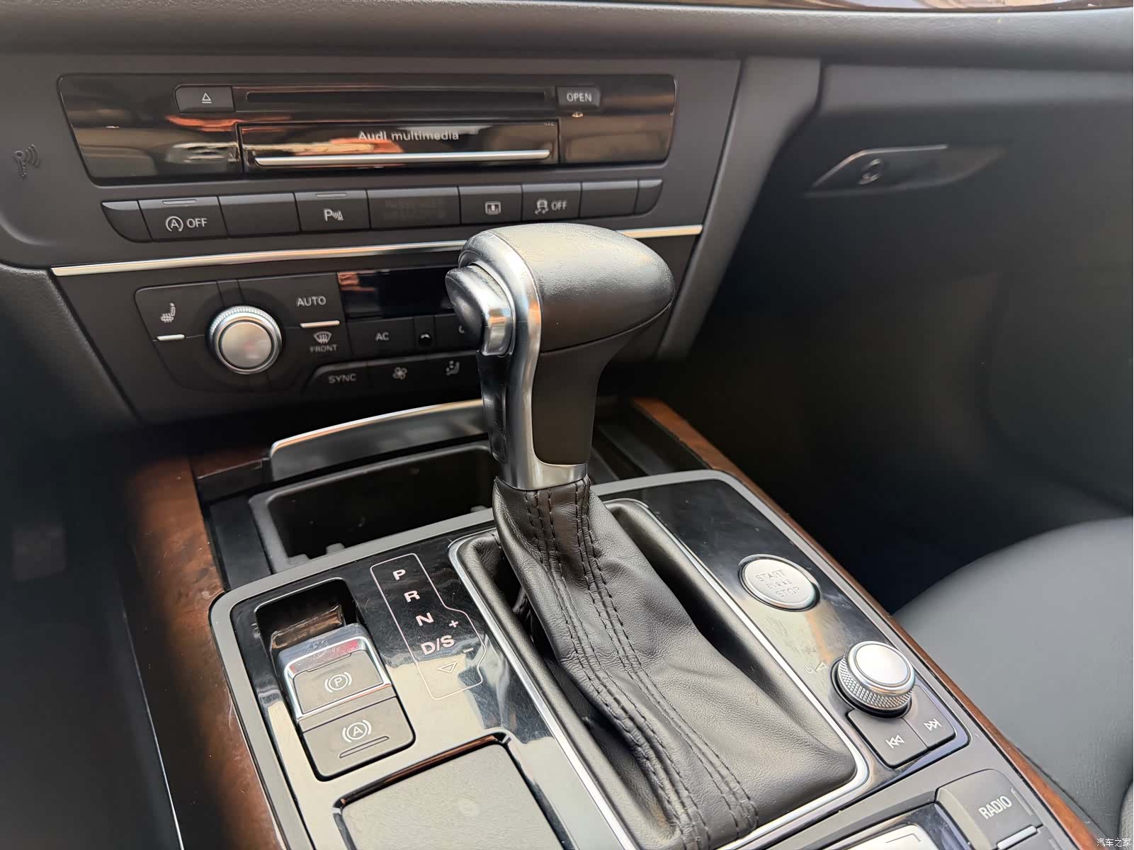 Audi A6L, 2013 3