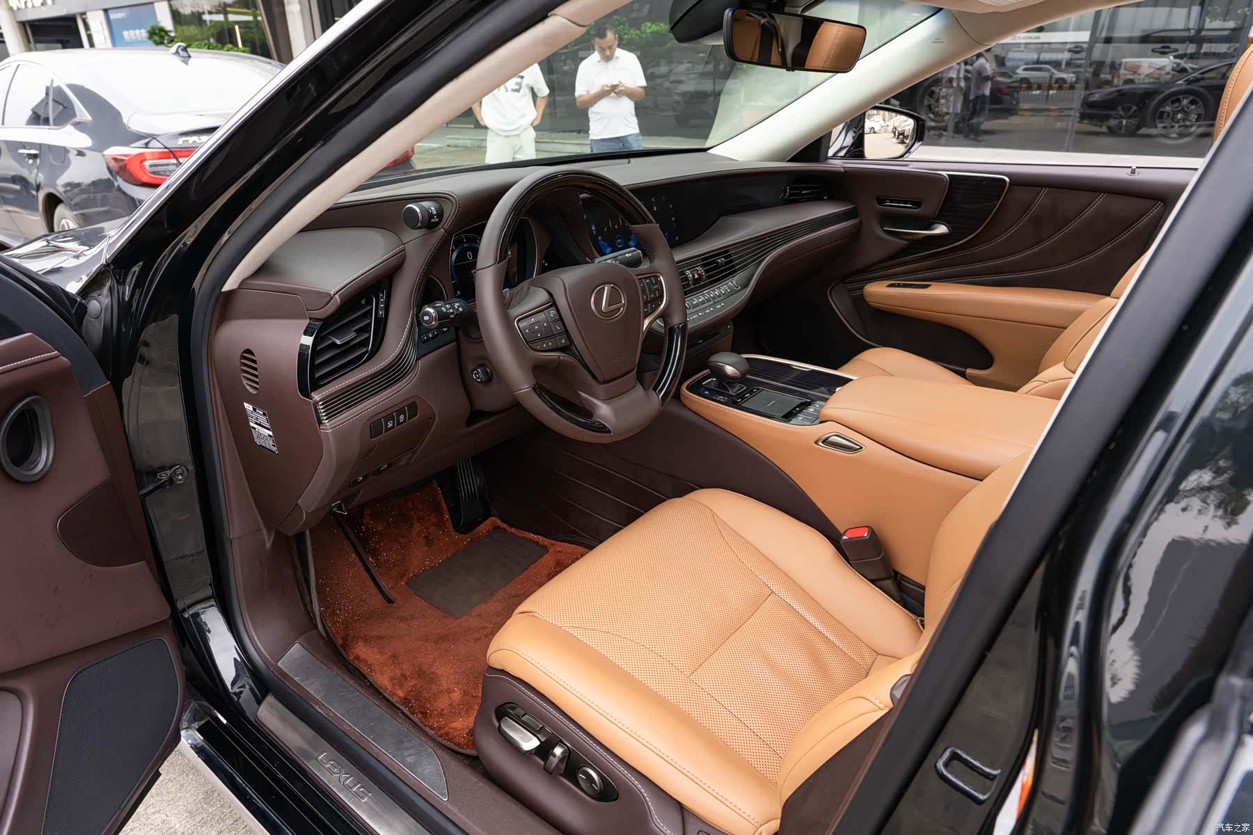 Lexus LS, 2019 9