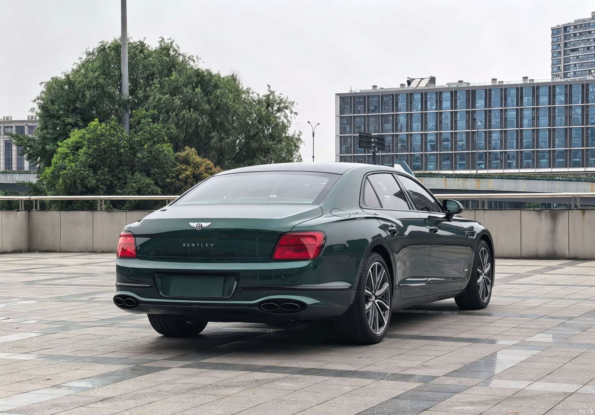 Bentley Flying Spur, 2022 6