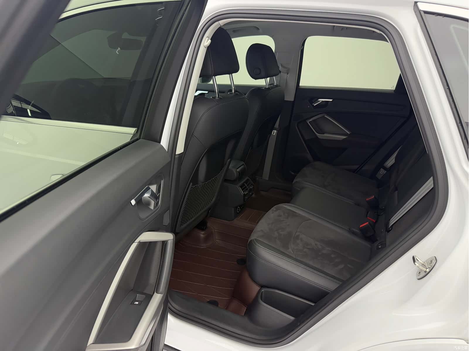 Audi Q3, 2022 12