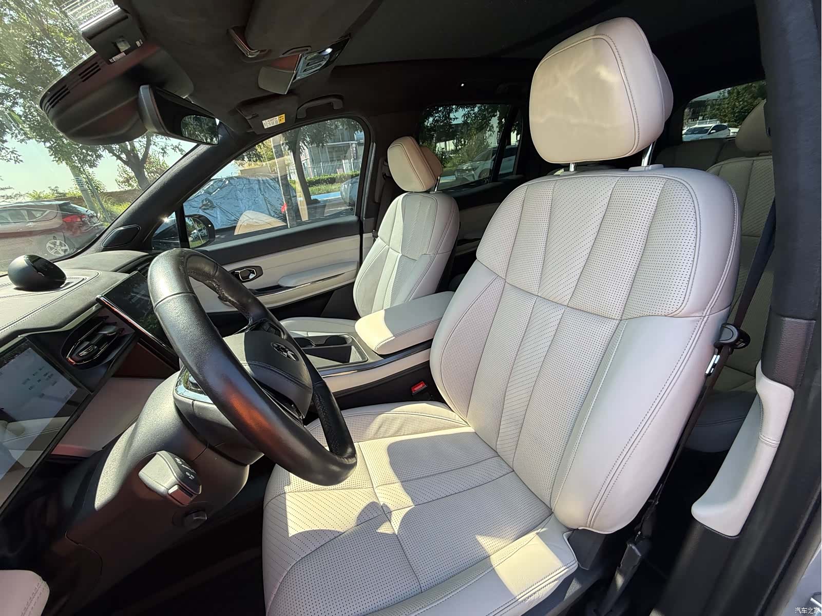 NIO ES8, 2021 9