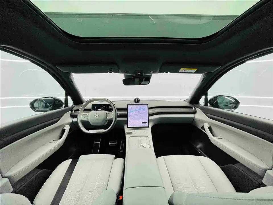 NIO ES8