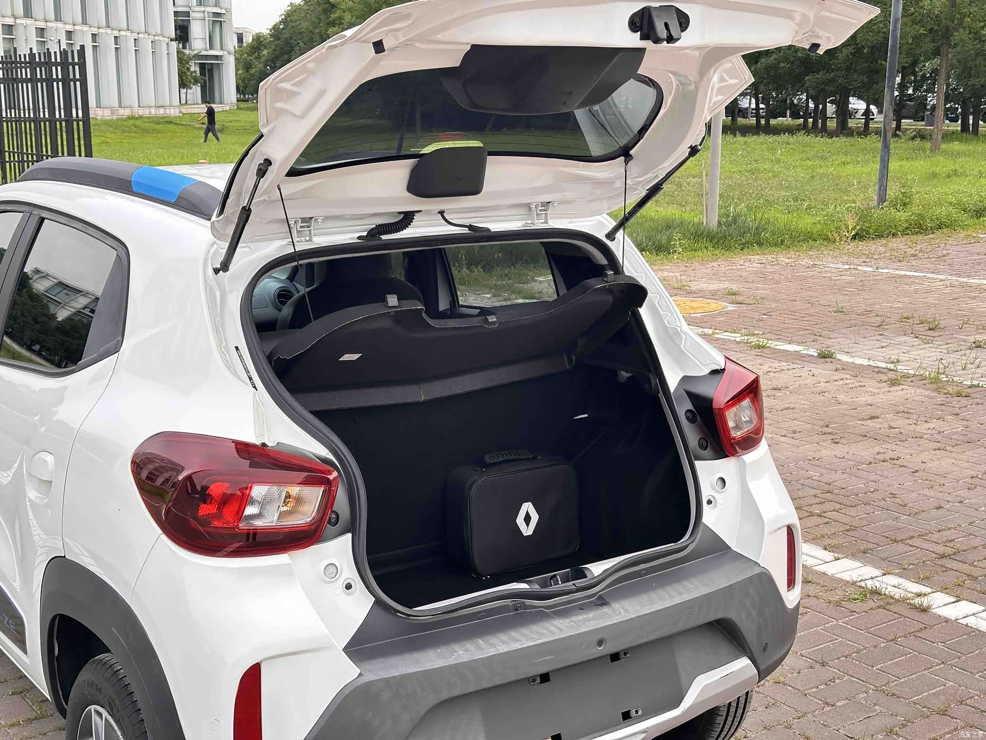 DongFeng e, 2019 19