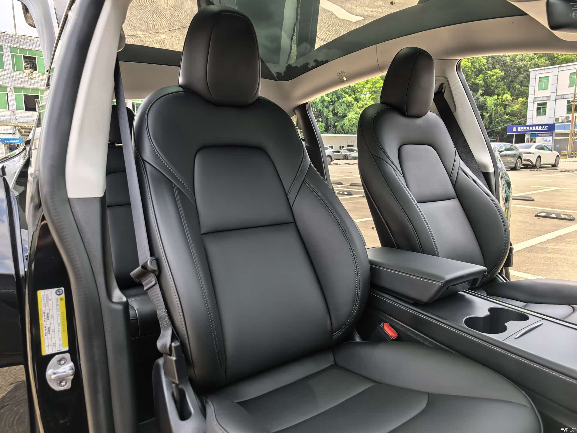 Tesla Model Y, 2023 7