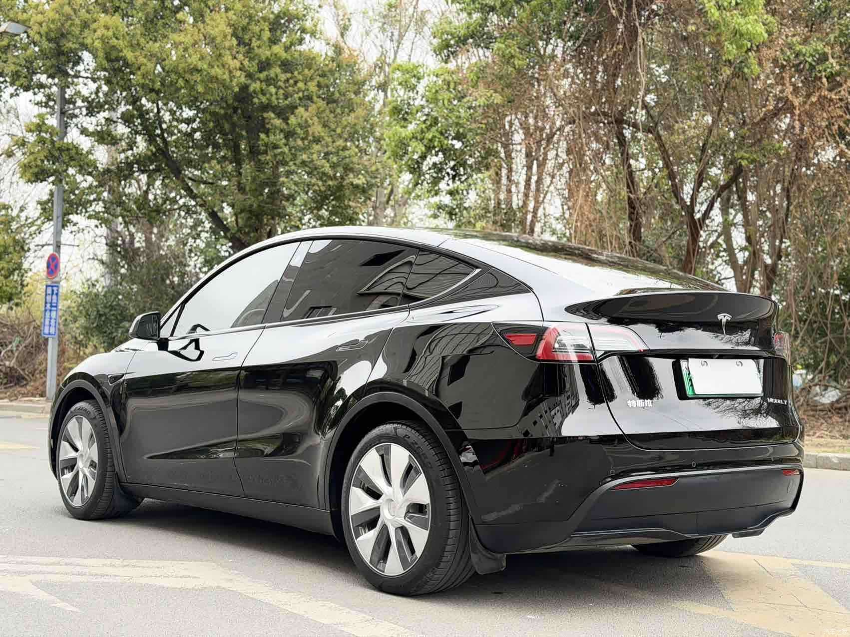 Tesla Model Y, 2023 все фото