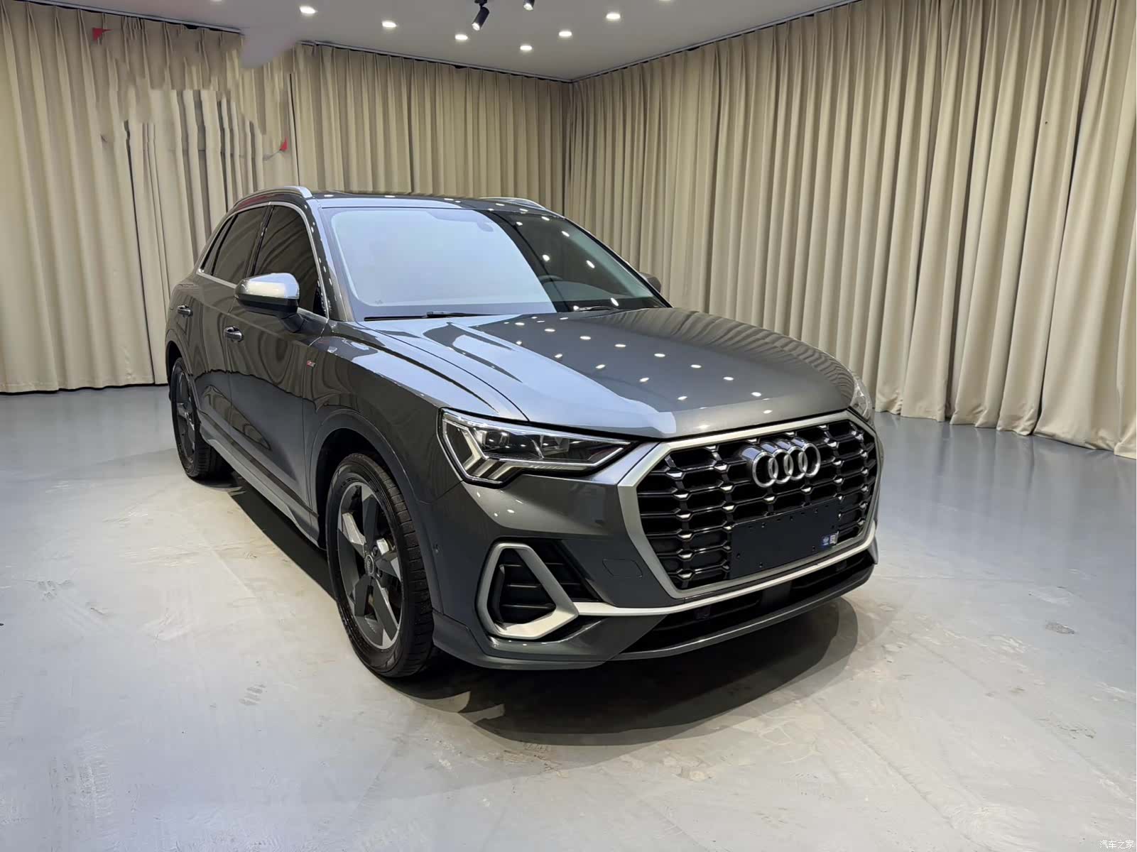 Audi Q3, 2022 3