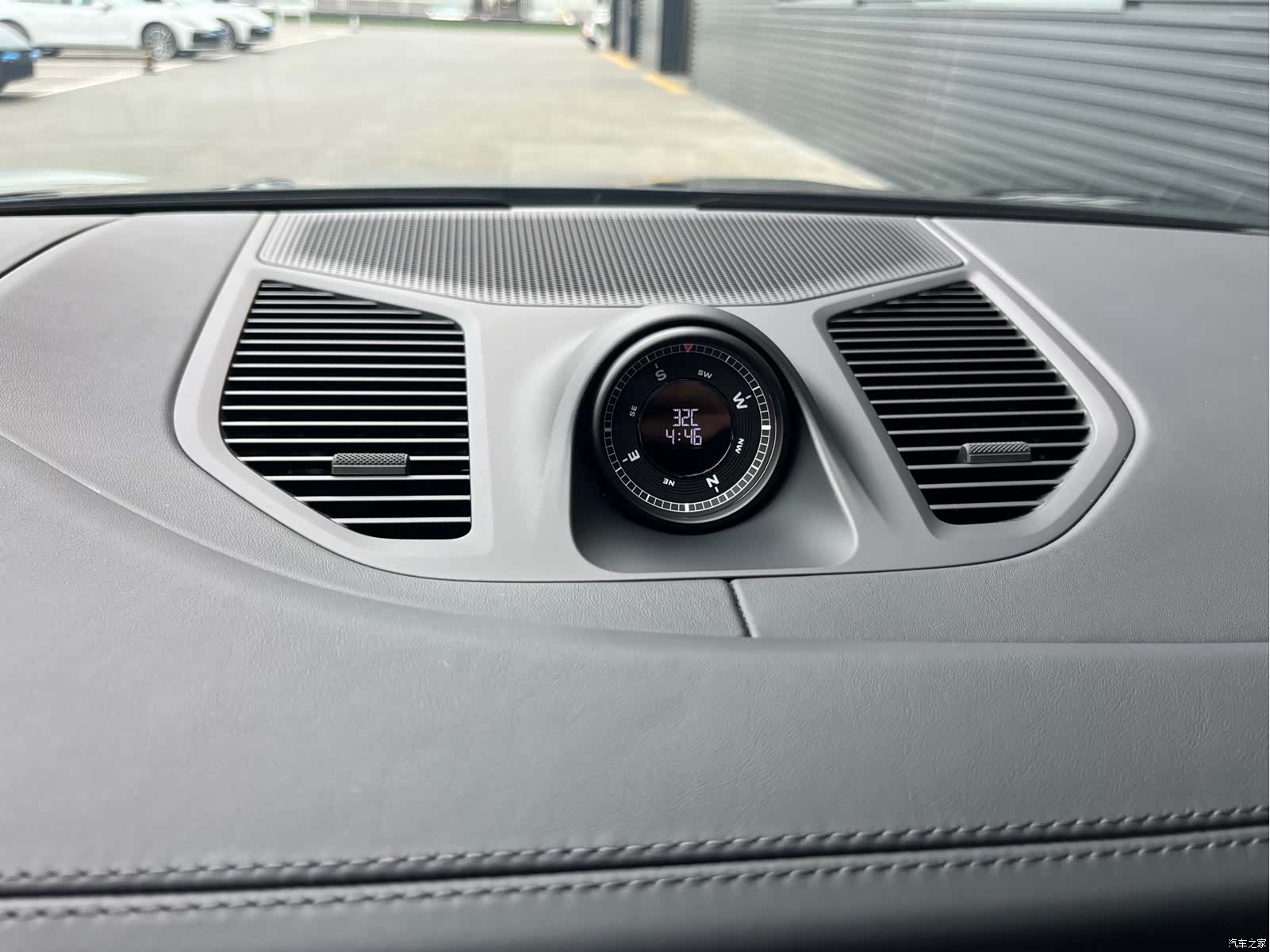 Porsche Cayenne, 2026 11