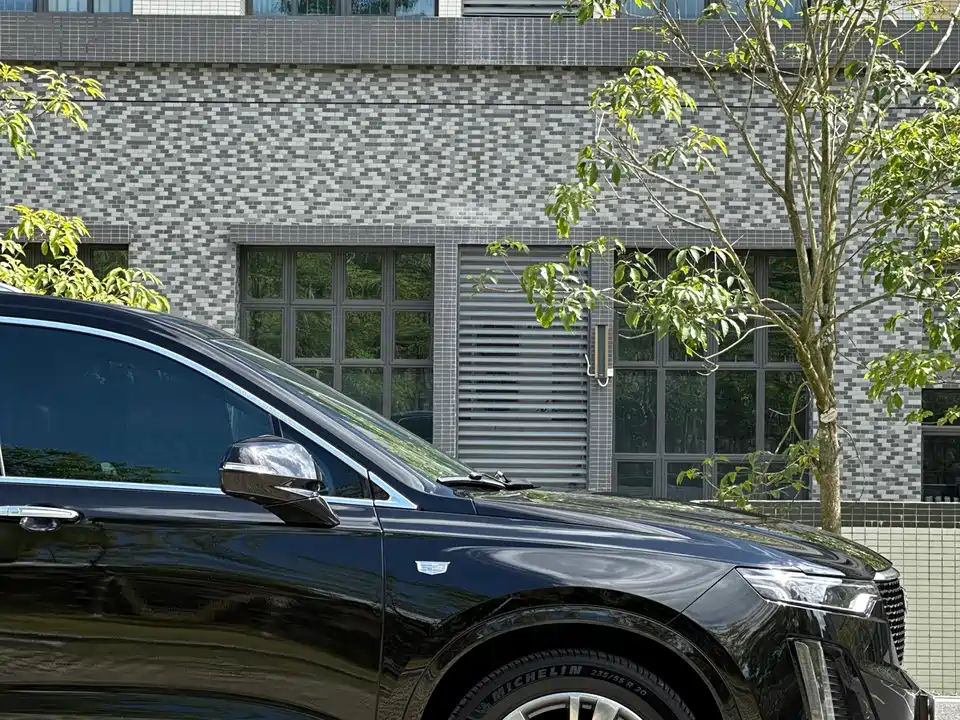 Cadillac XT6