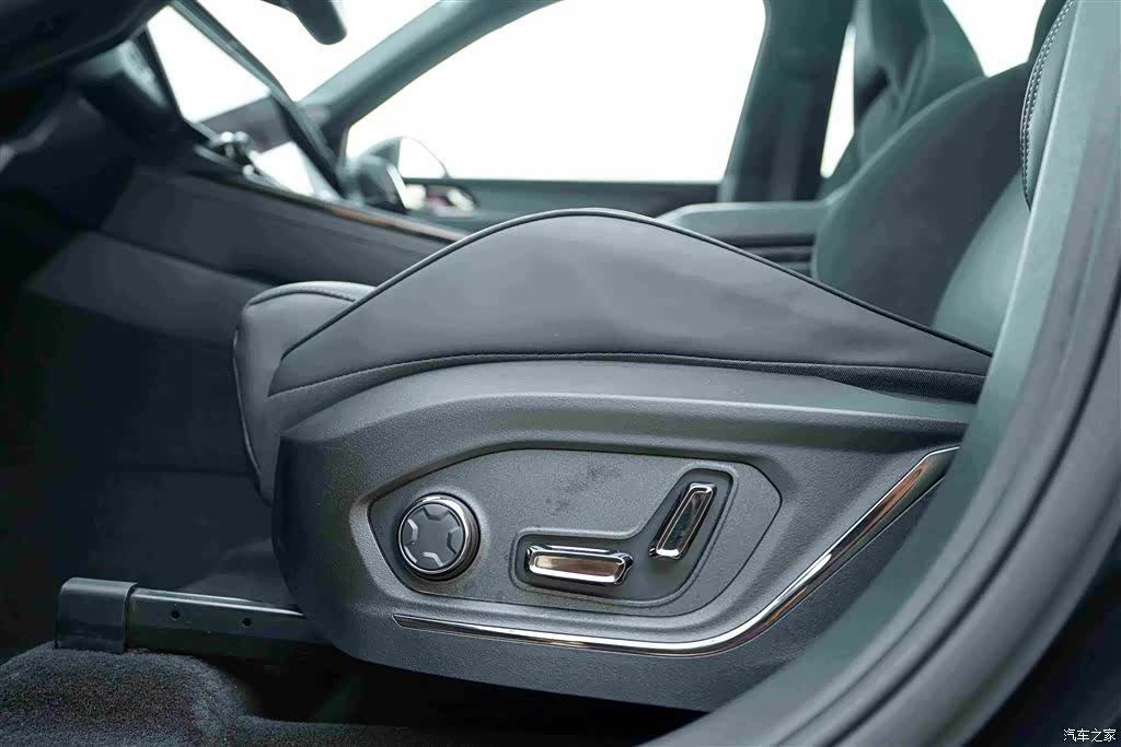 Lynk & Co 01, 2021 13