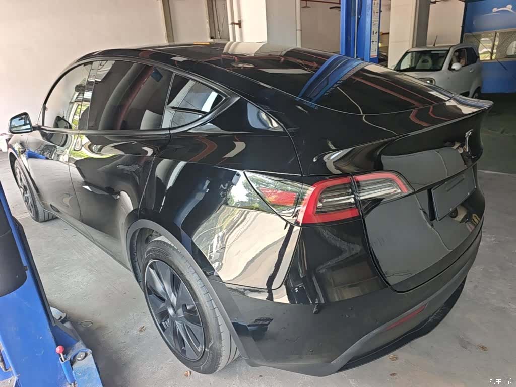 Tesla Model Y, 2023 все фото
