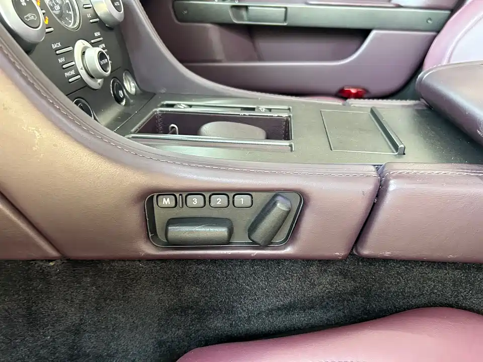 Aston Martin V8 Vantage