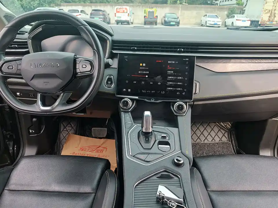 Lynk & Co 05