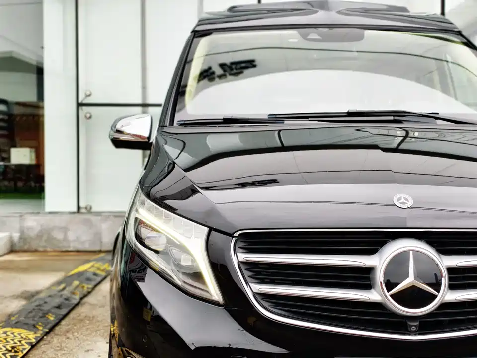 Mercedes-Benz V-class