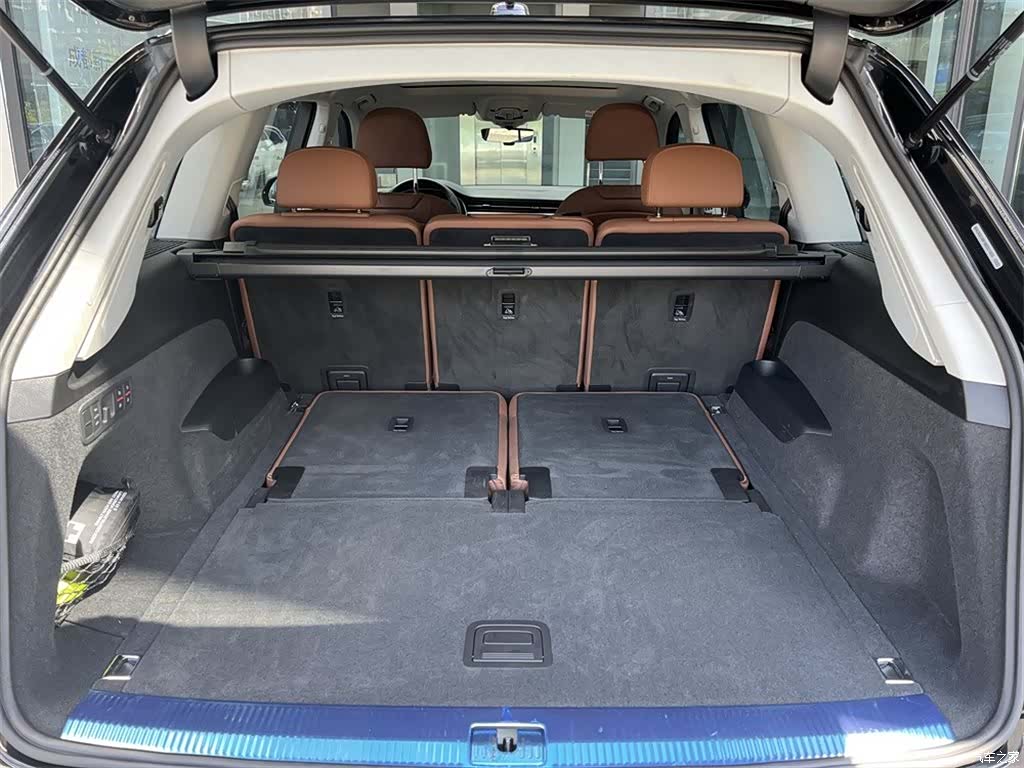 Audi Q7, 2021 9