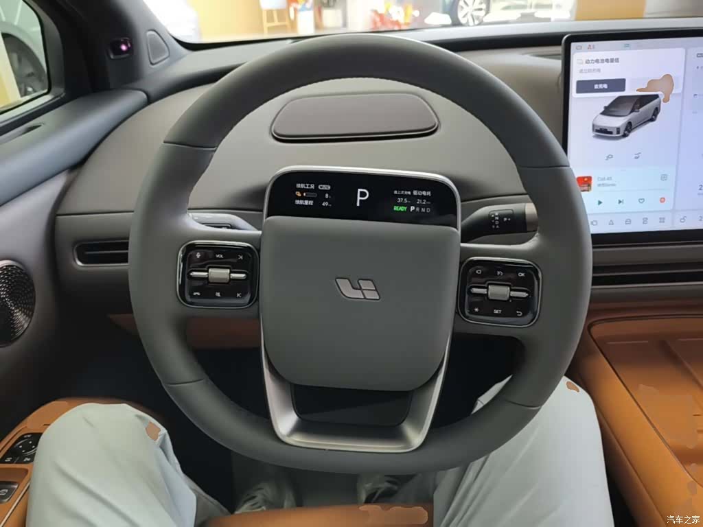 Li Auto i8, 2025 11