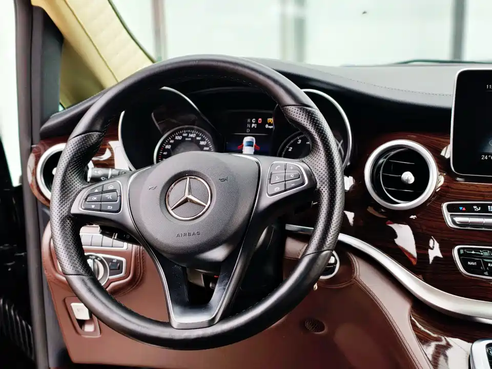 Mercedes-Benz V-class