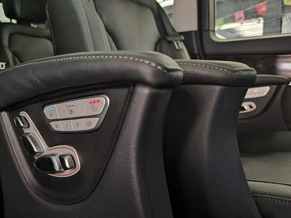 Mercedes-Benz V-class