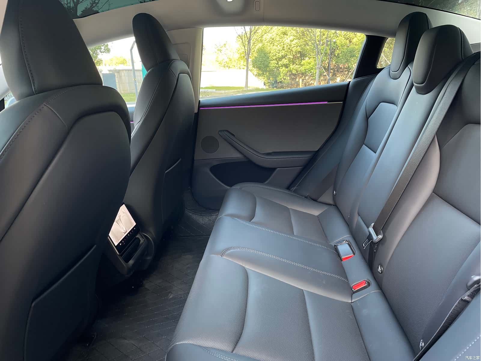 Tesla Model 3, 2025 15