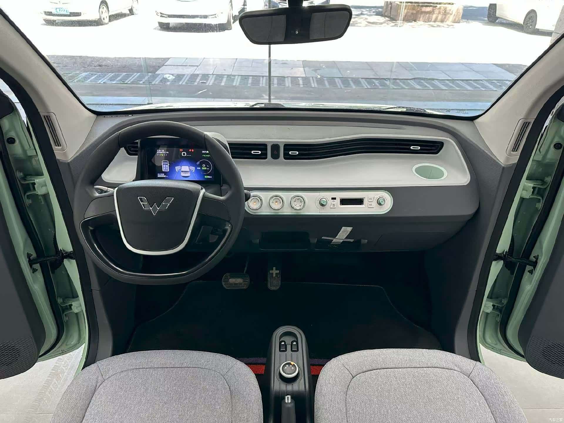 Wuling MINIEV, 2022 все фото