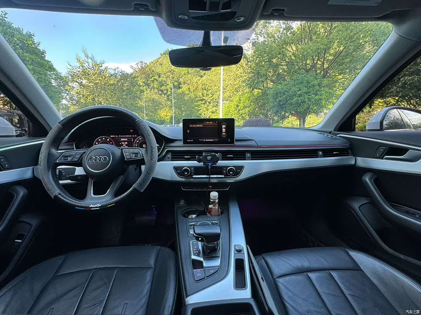 Audi A4L, 2019 все фото