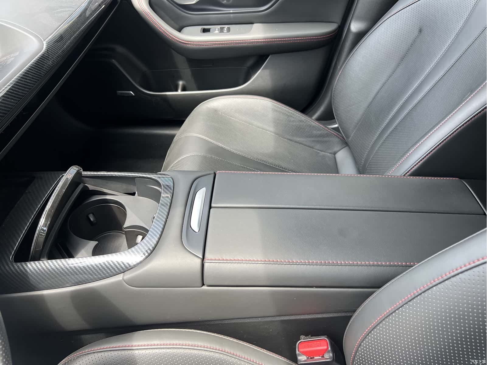 Xpeng P7, 2021 15