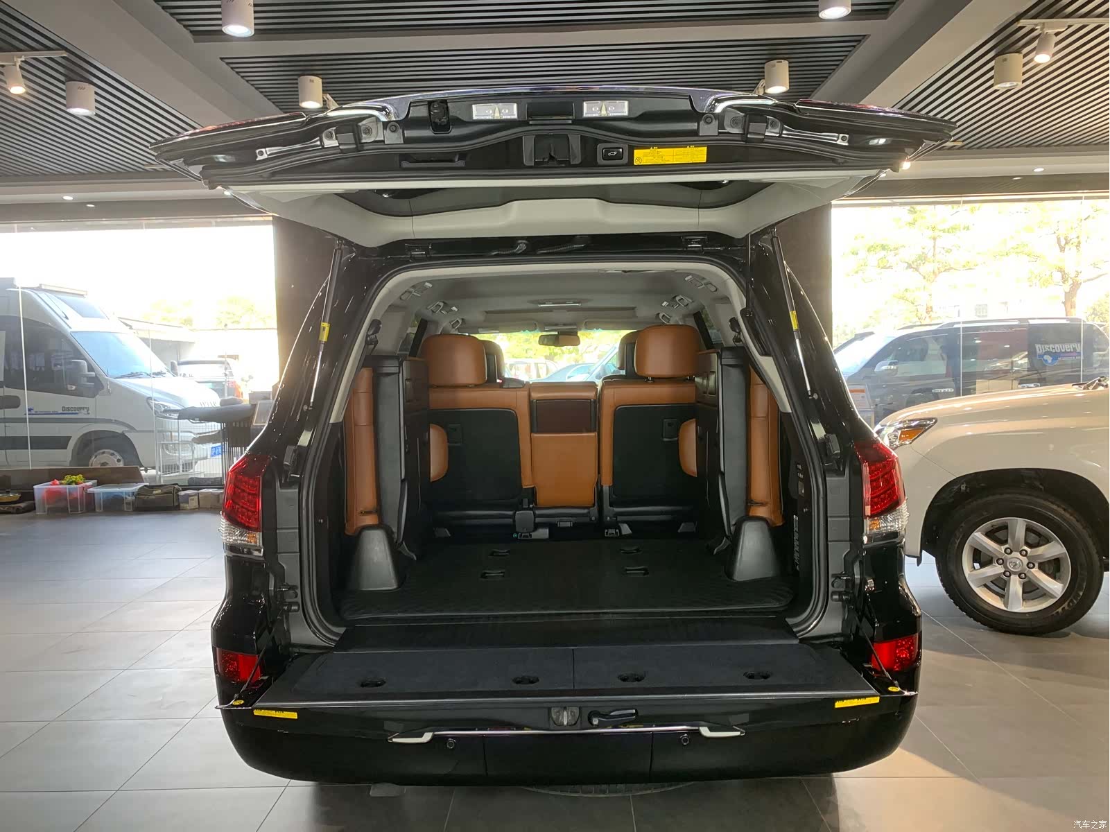 Lexus LX, 2013 7