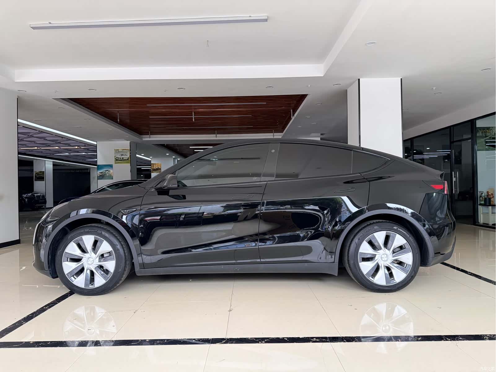 Tesla Model Y, 2022 3