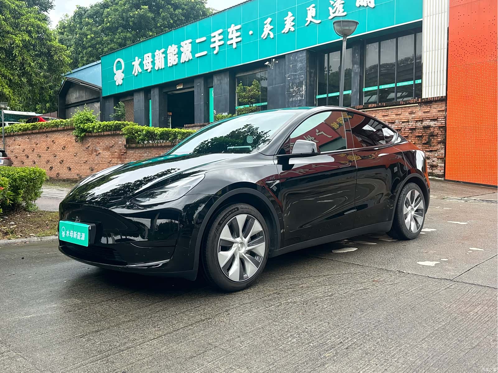 Tesla Model Y, 2023 1