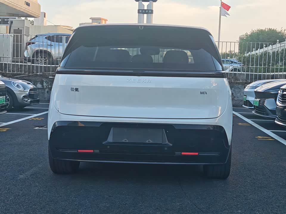 Zeekr MIX