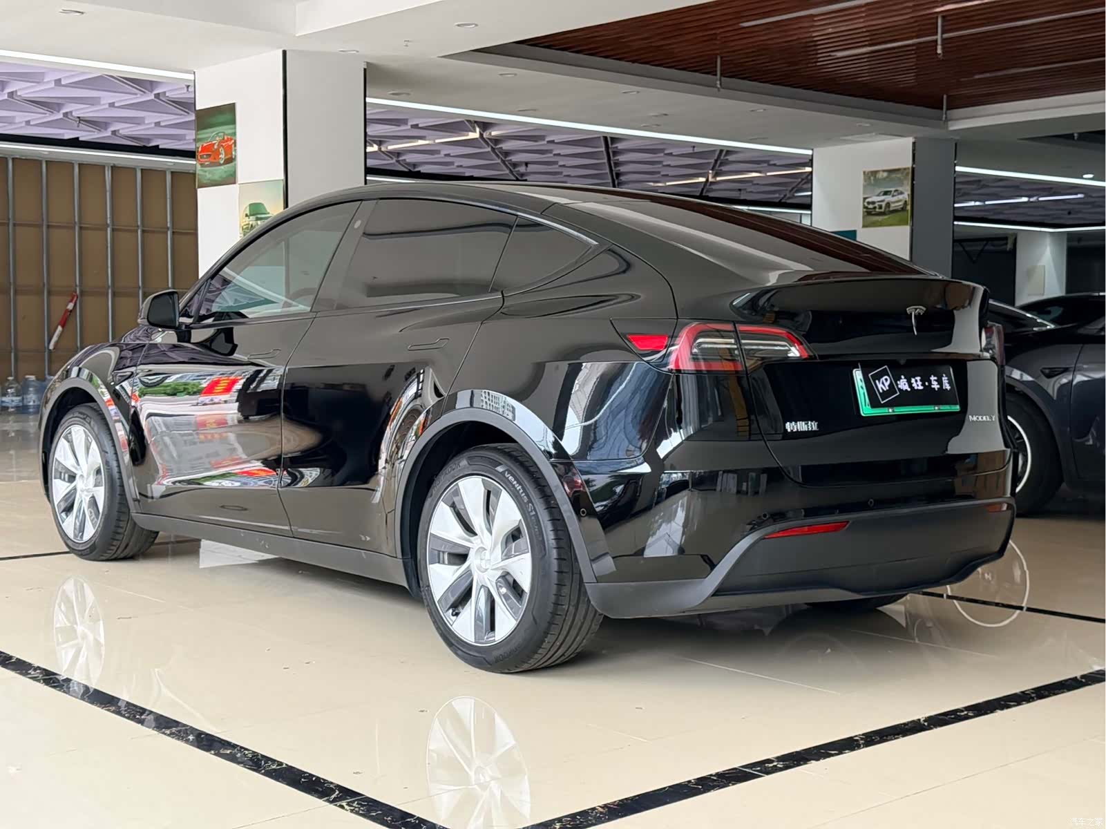 Tesla Model Y, 2022 4