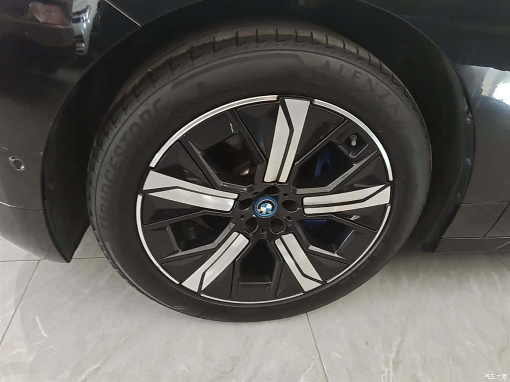 BMW iX, 2023 23