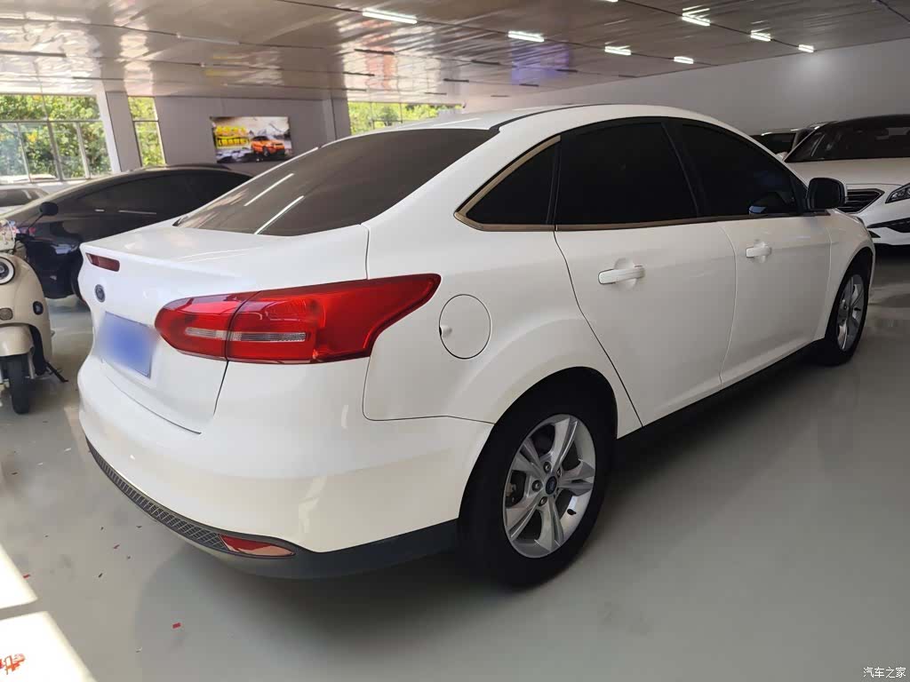 Ford Focus, 2018 11