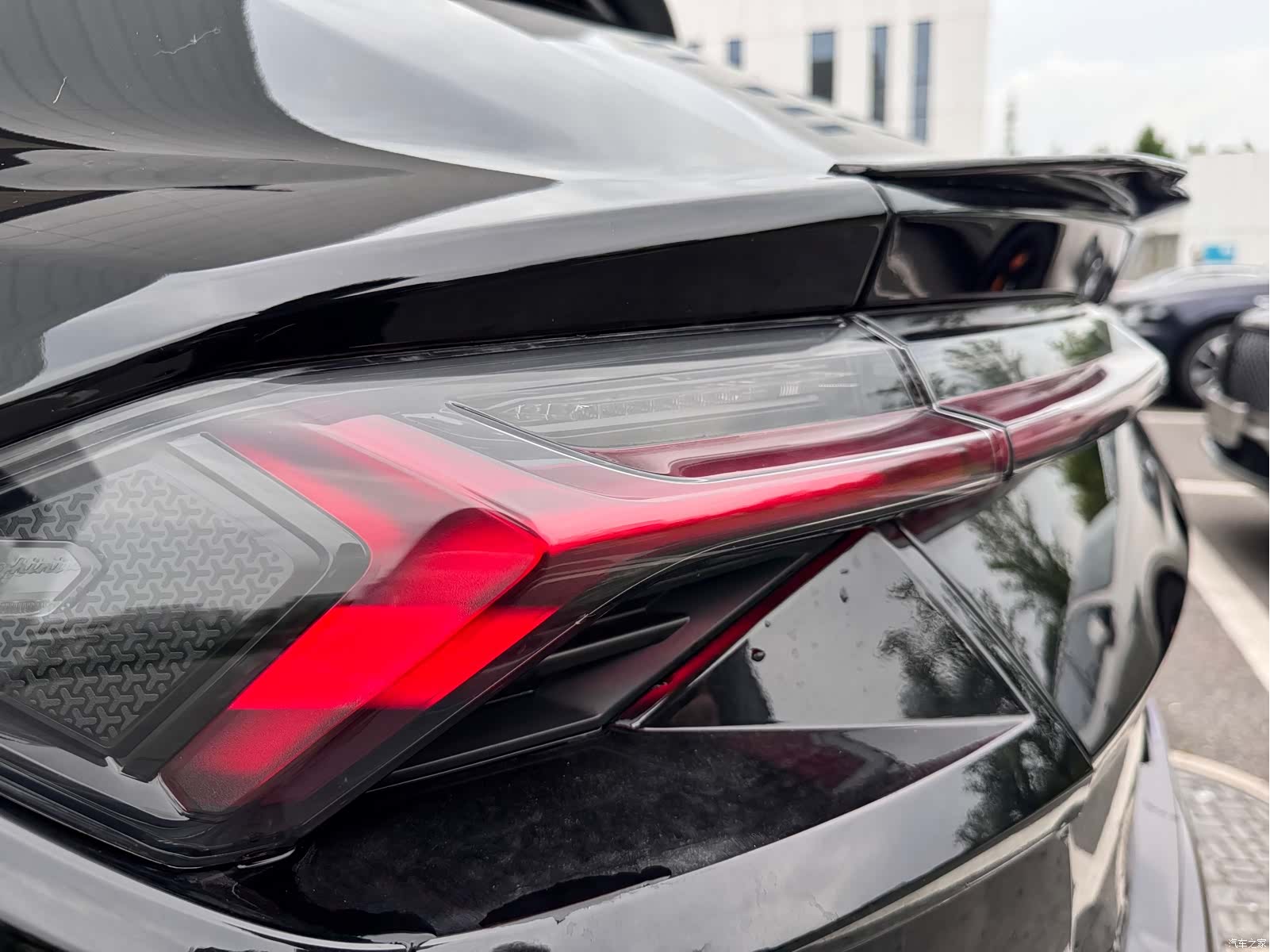 Lamborghini Urus, 2023 17