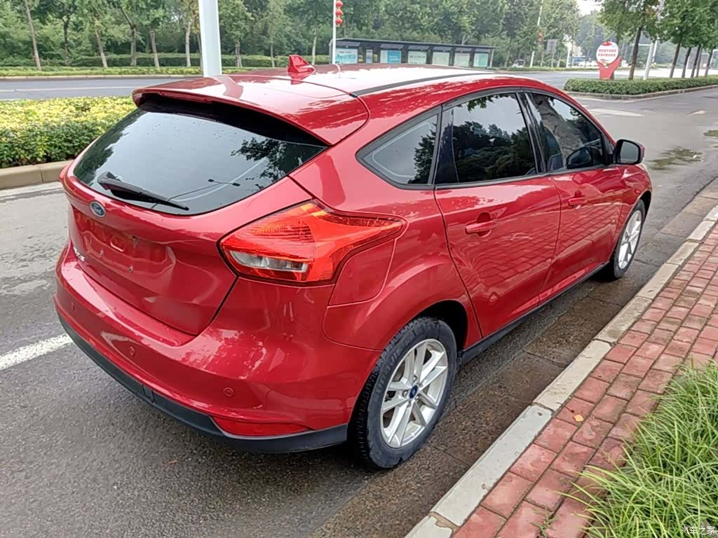 Ford Focus, 2015 7