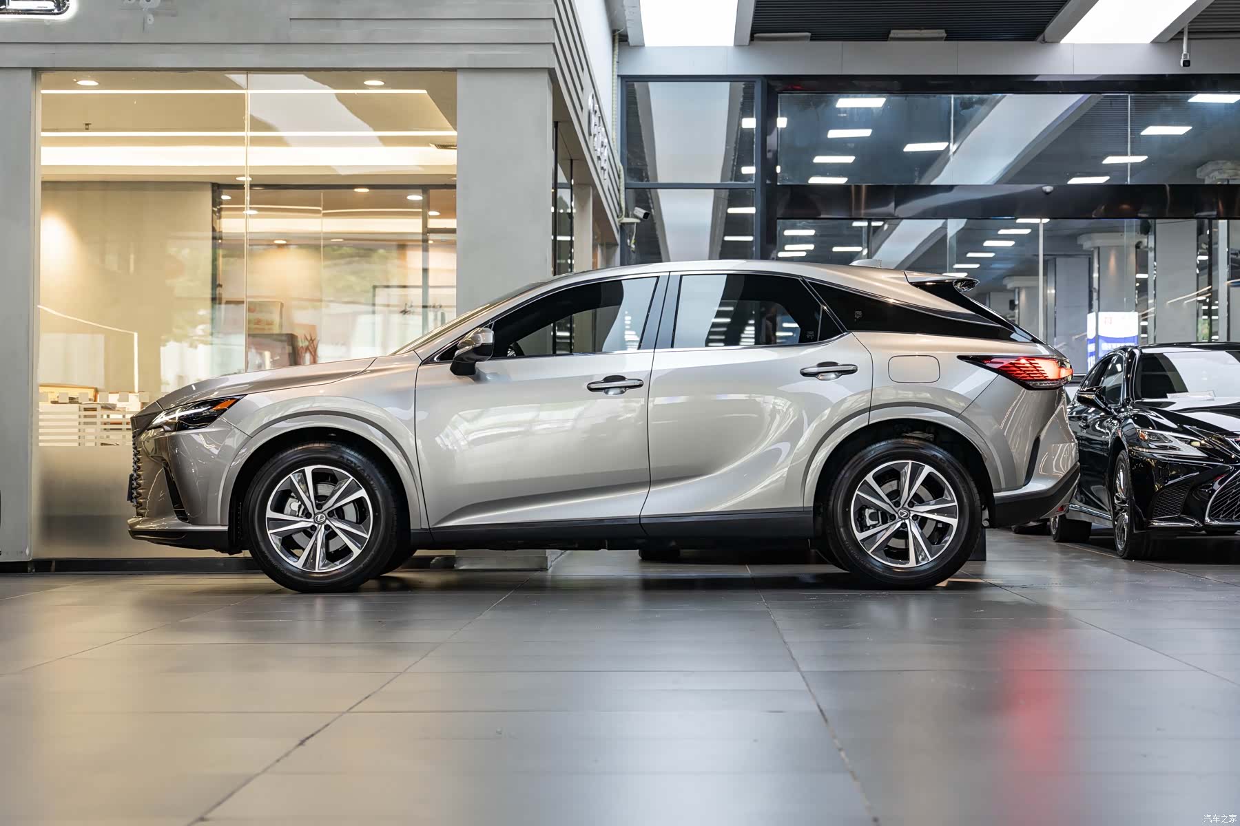 Lexus RX, 2026 3