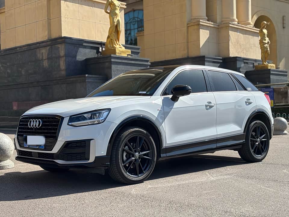 Audi Q2L