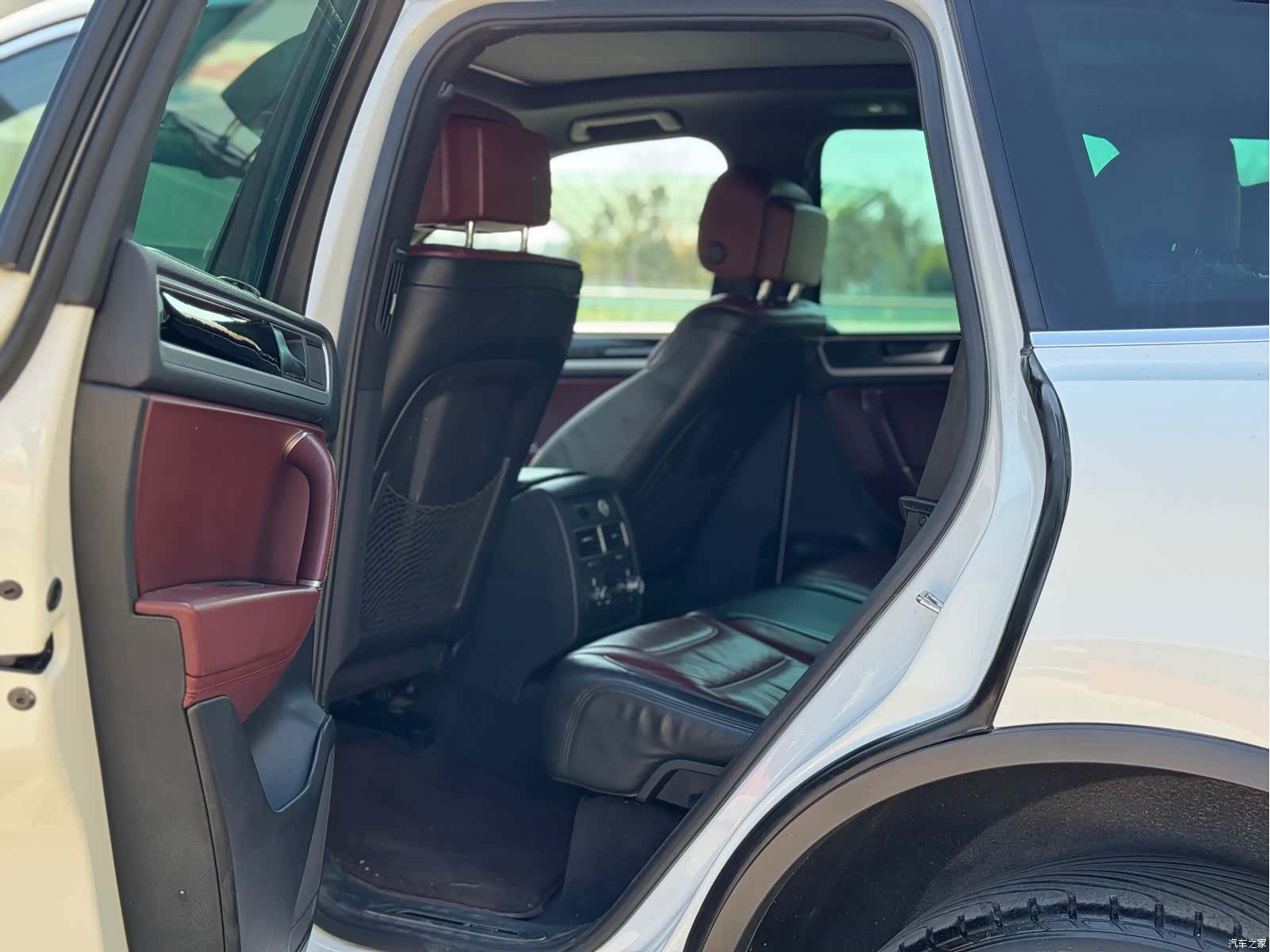 Volkswagen Touareg, 2013 все фото