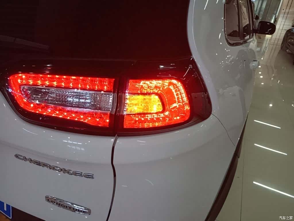 Jeep Cherokee, 2017 8
