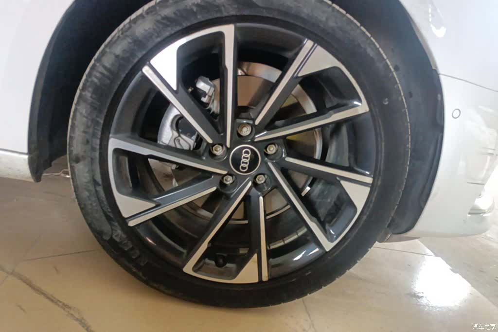 Audi A4L, 2022 6
