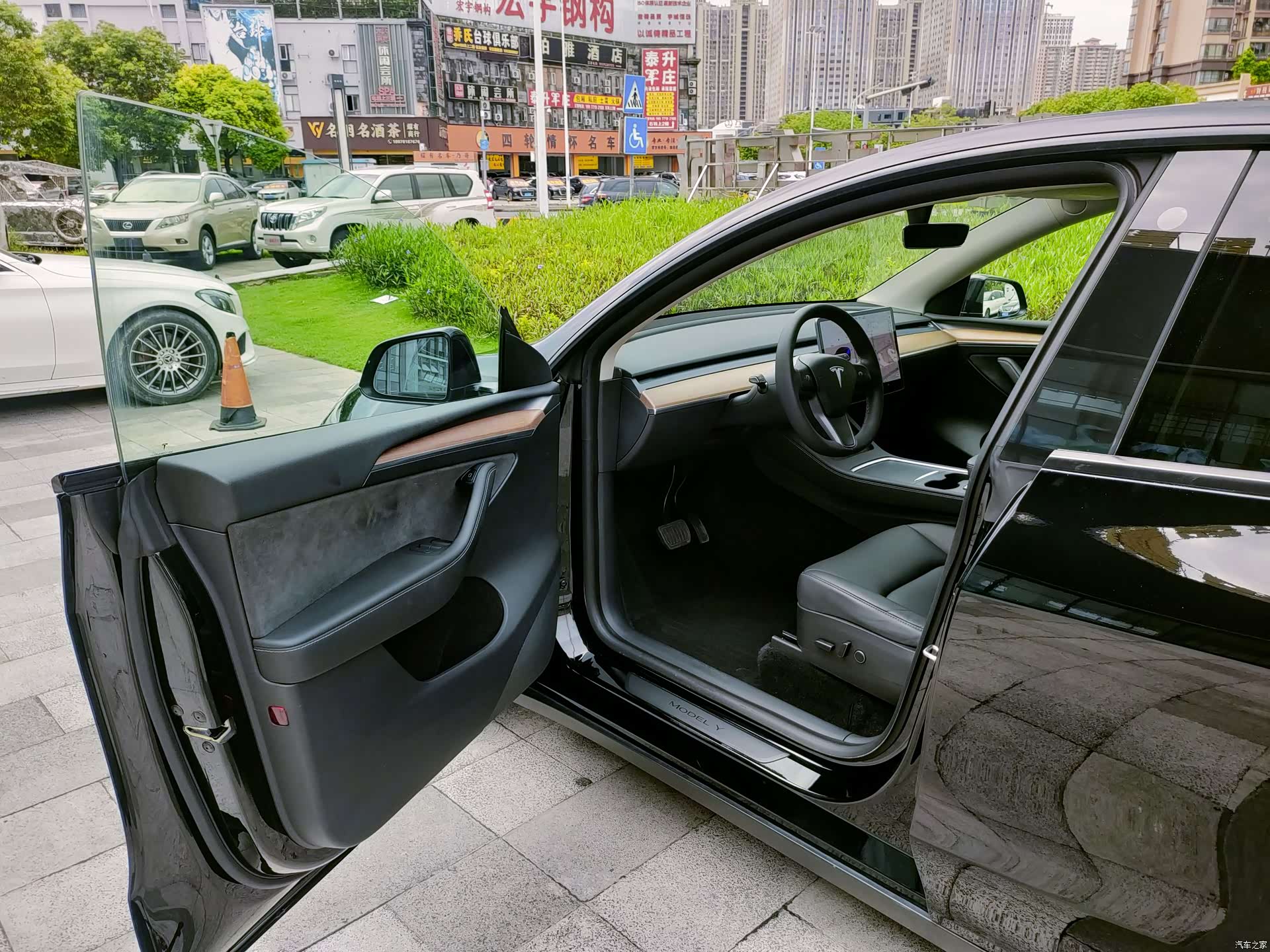 Tesla Model Y, 2022 7