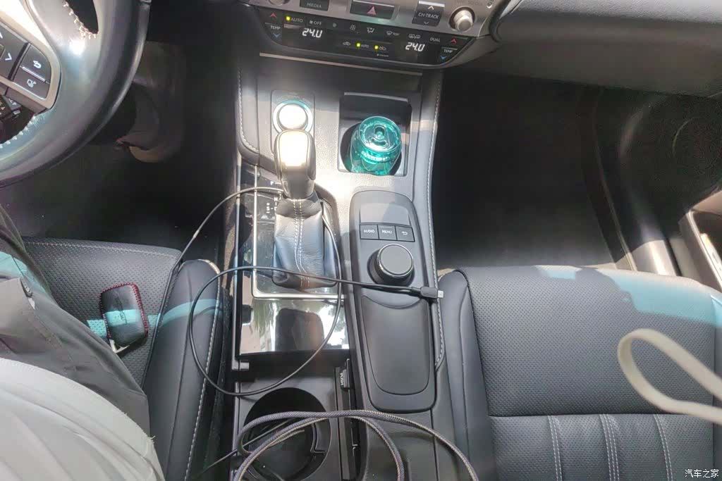 Lexus ES, 2017 16