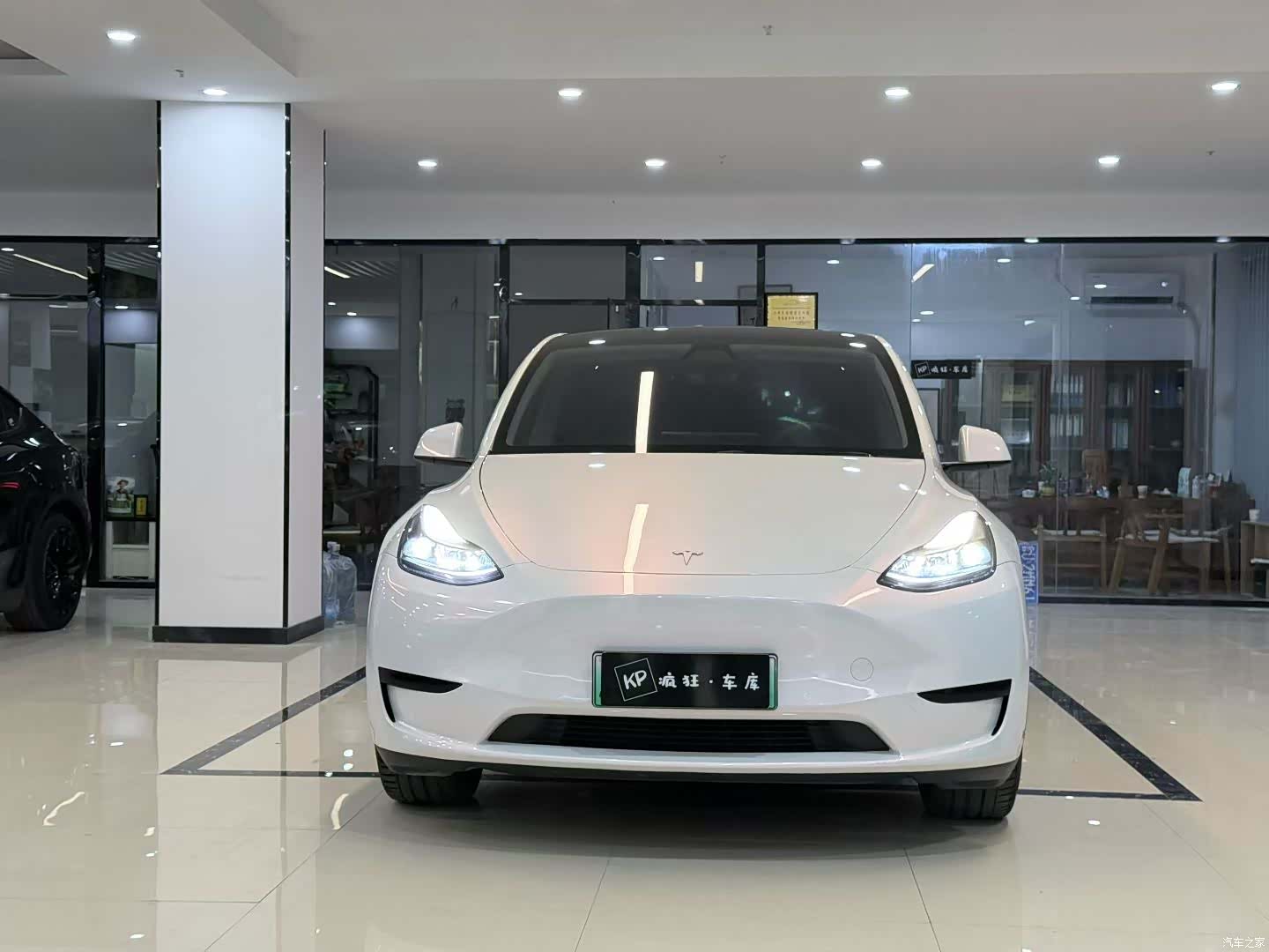Tesla Model Y, 2022 2
