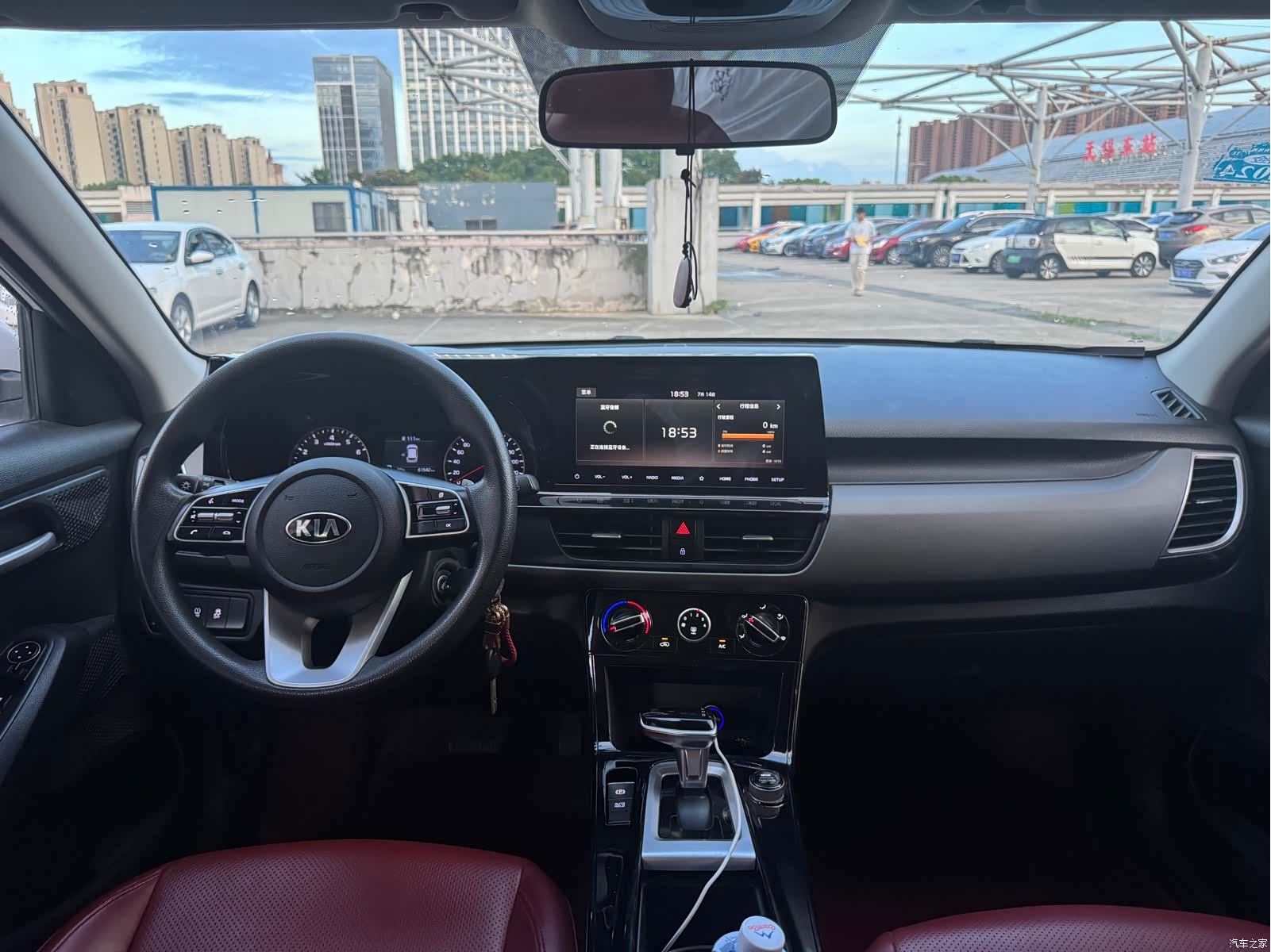 Kia KX3, 2020 10