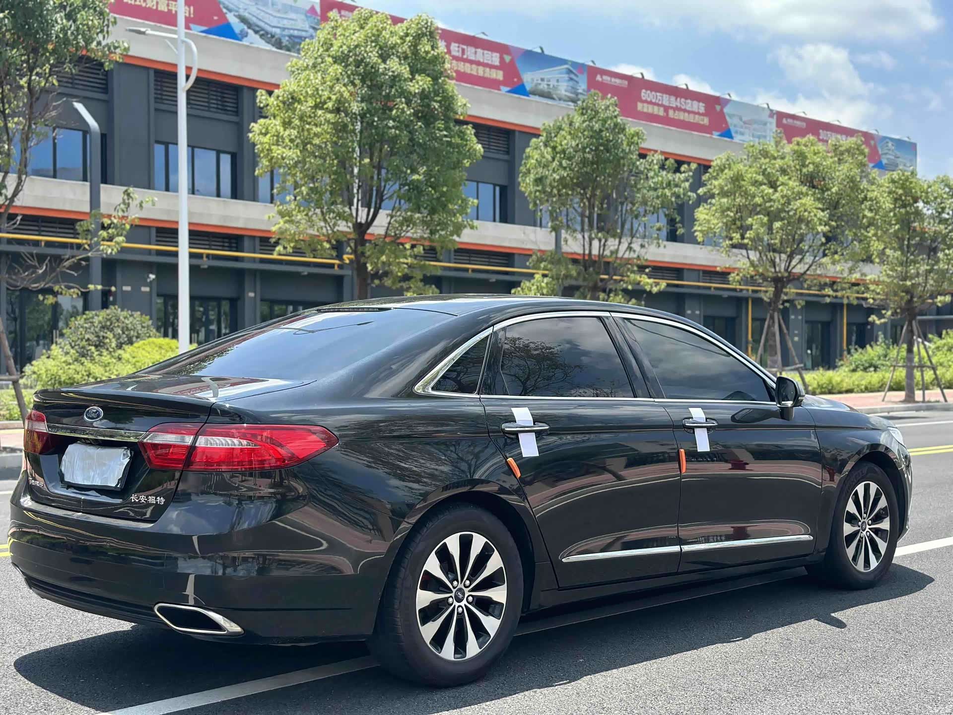 Ford Taurus, 2016 9