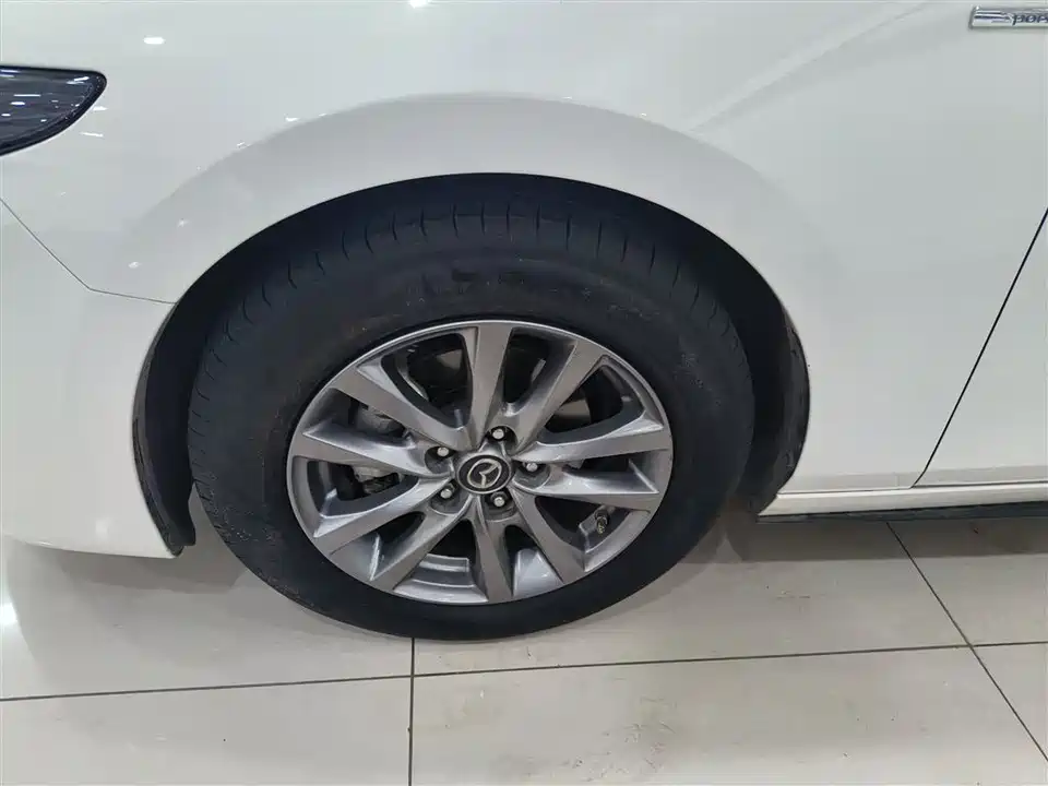 Mazda 3 Angkesaila