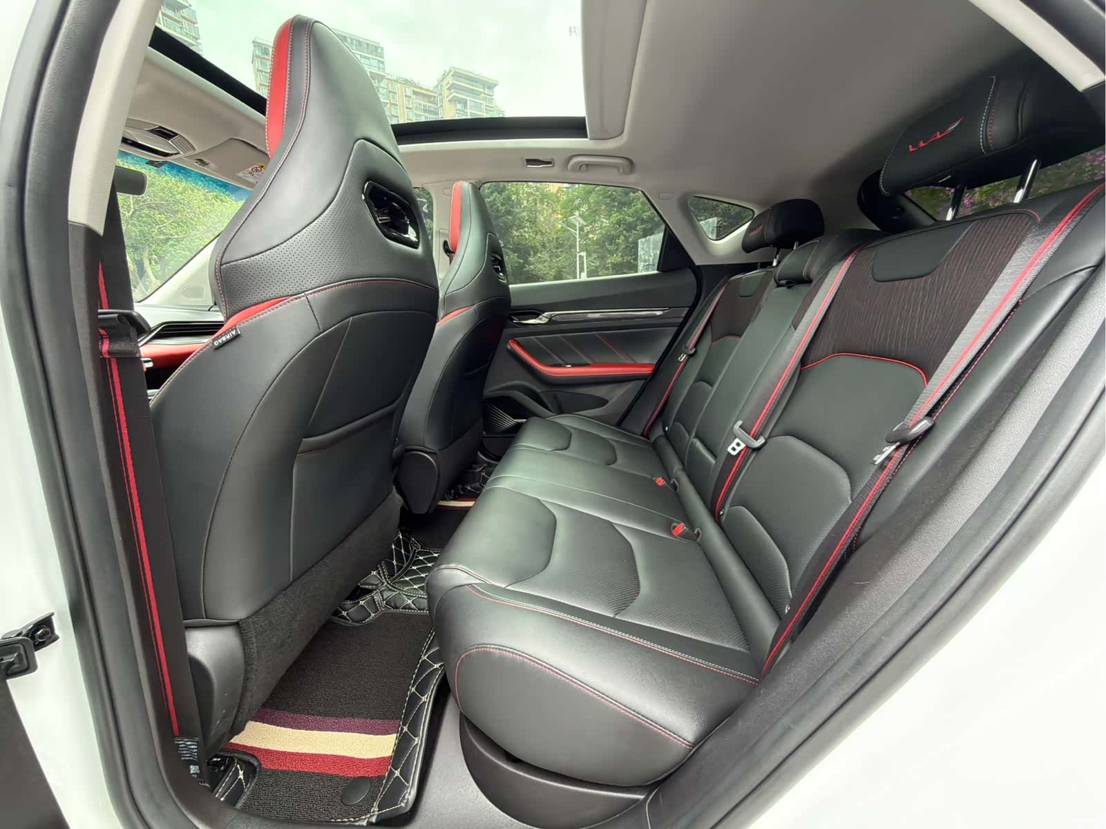 Geely Emgrand, 2022 14
