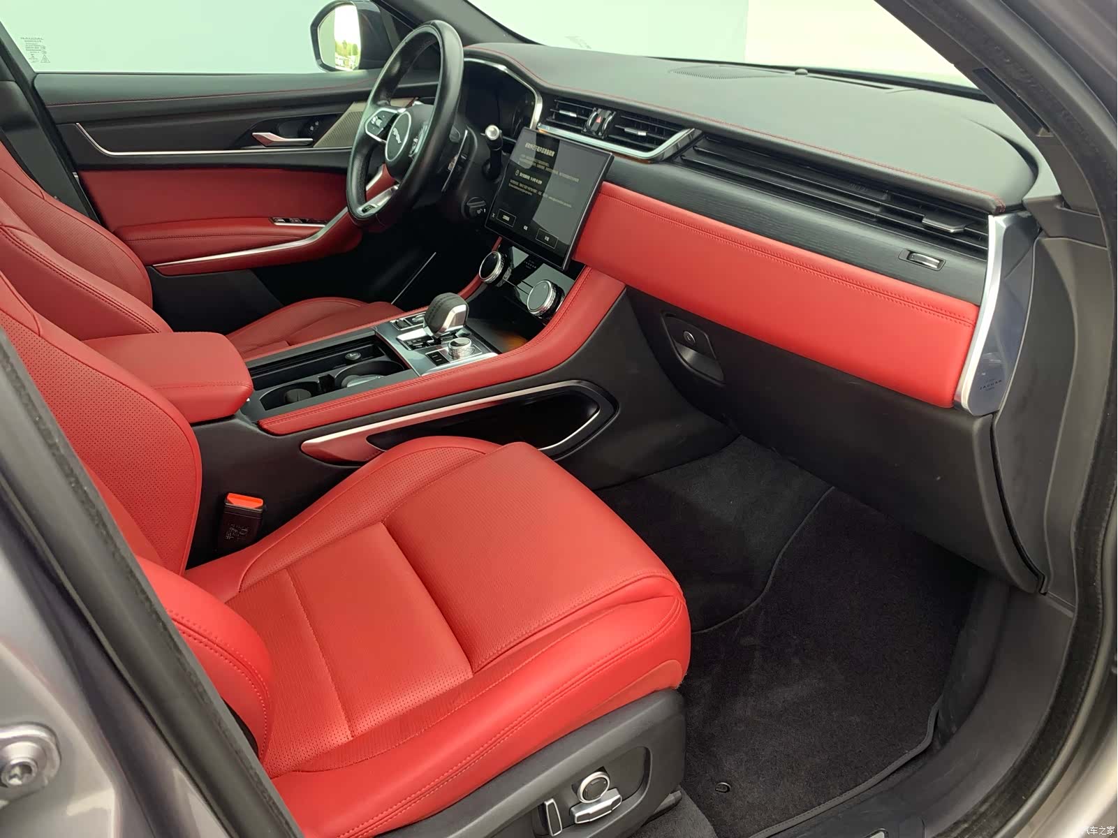 Jaguar F-PACE, 2022 9