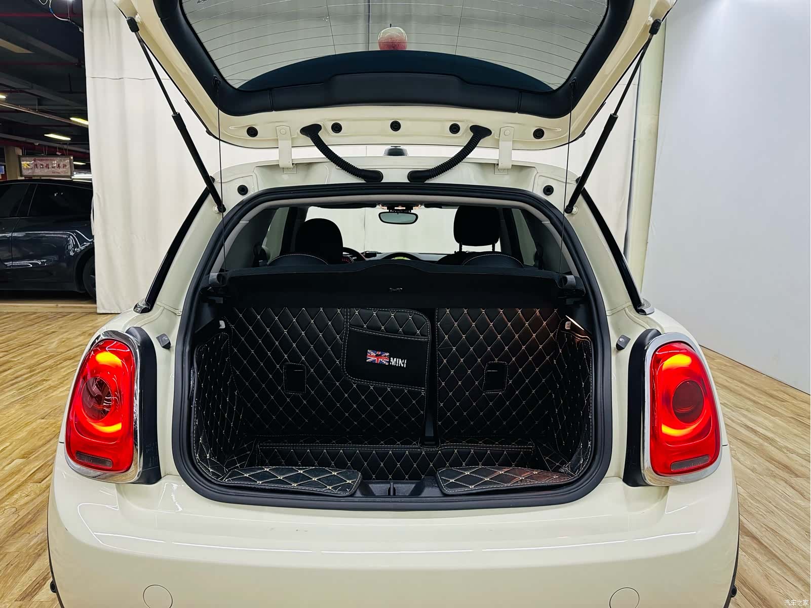 Mini ONE, 2020 8