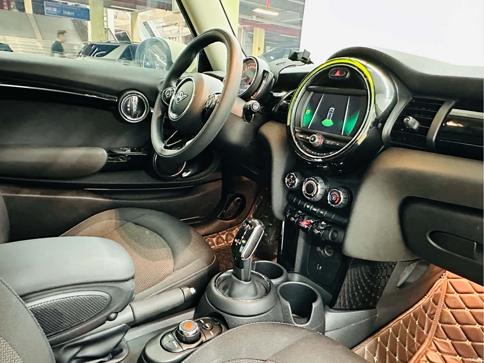 Mini ONE, 2020 19